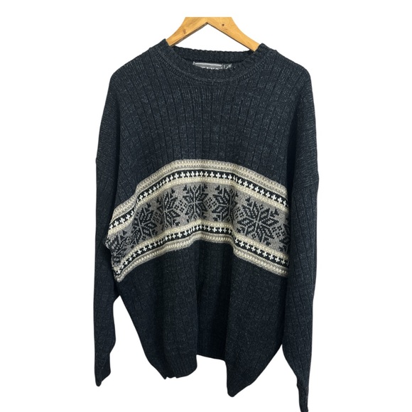 David Taylor Other - David Taylor Black and Cream Crewneck Sweater